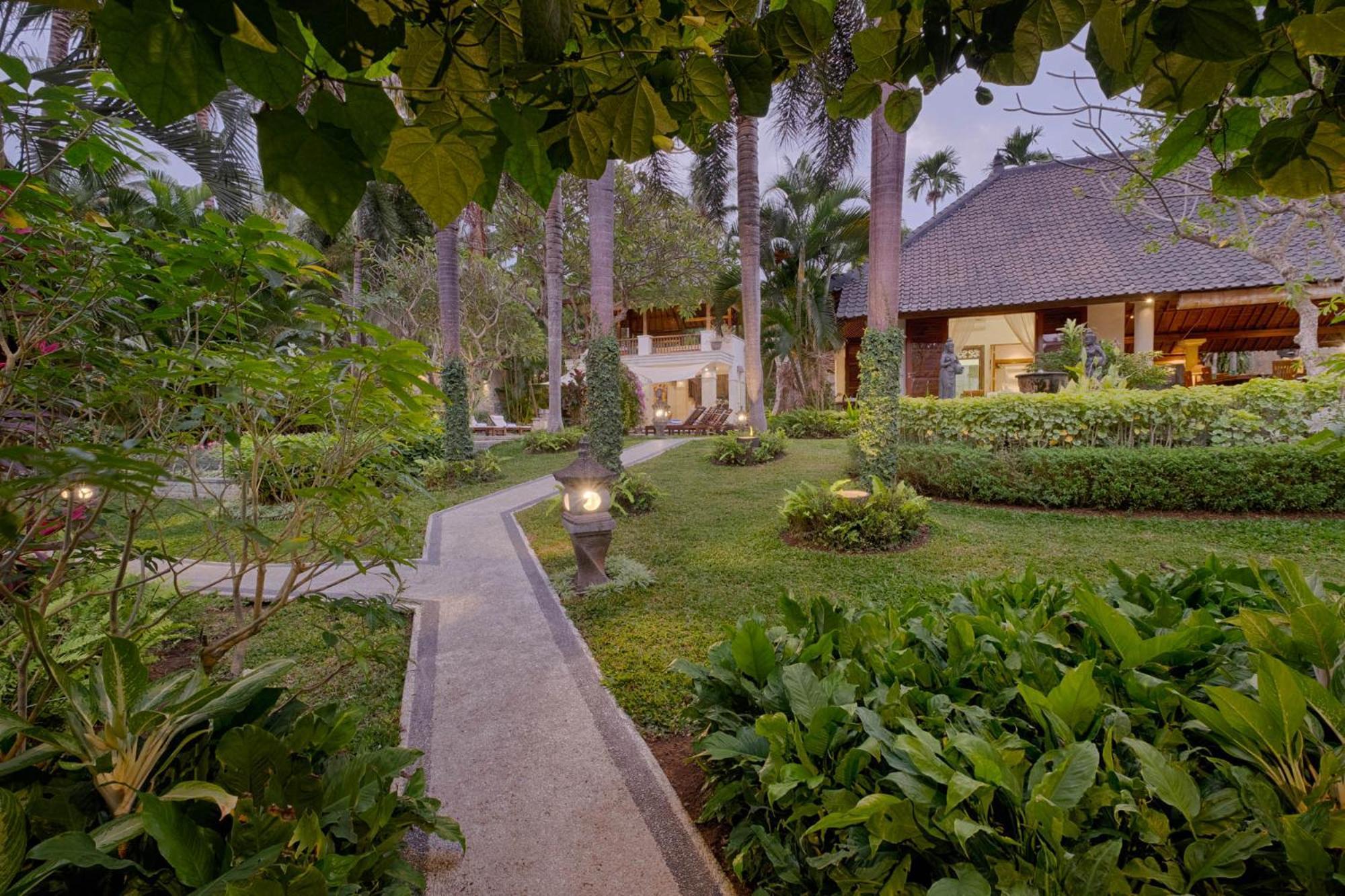 Kutus Kutus Saba Beach Villa Yogyakarta Exterior foto