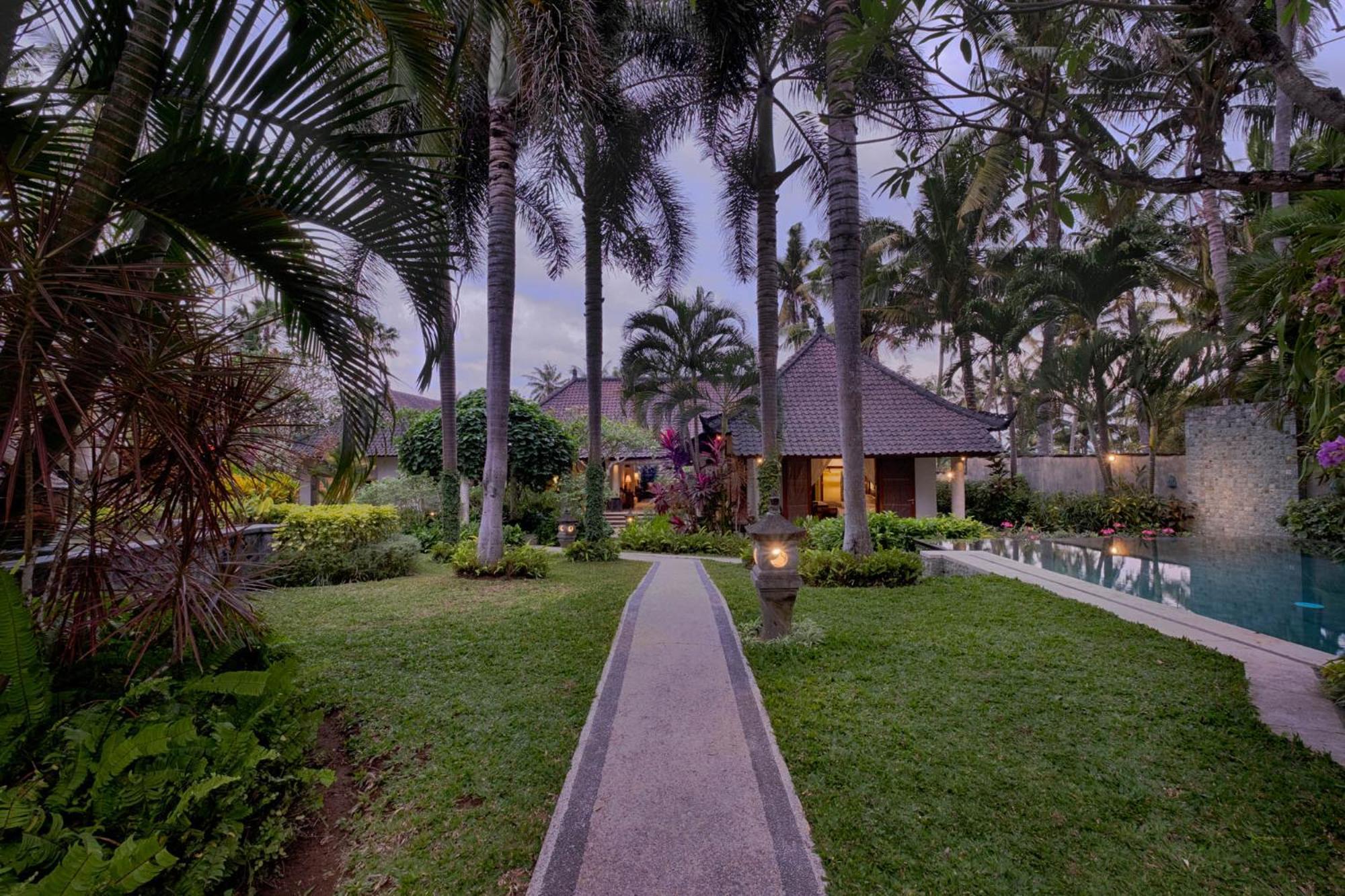 Kutus Kutus Saba Beach Villa Yogyakarta Exterior foto
